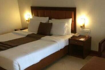 膳宿费 Queens Recidency