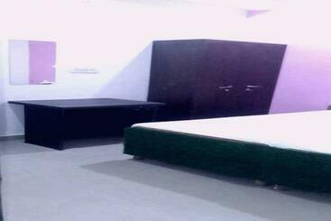 Otel Oyo 70187 Mayra