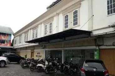 Hotel Express O 91674 Penginapan Bm Prima