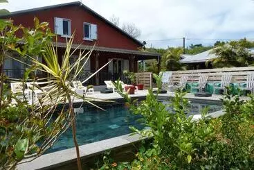 تختخواب و صبحانه Domaine De La Louise