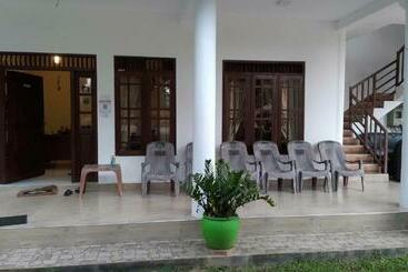 펜션 Gambeera Guest & Rest