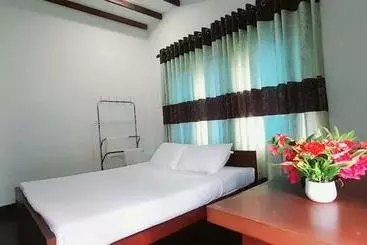 Bed and Breakfast Isuru Holiday Inn
