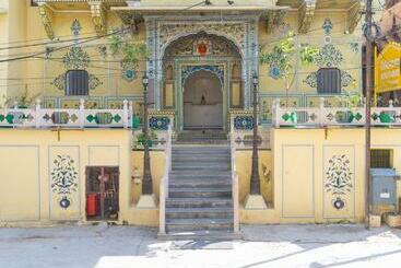 Hotel Bloom Boutique  Chelon Haveli