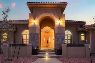 Aamiaismajoitus (B&B) Summit Villa Bnb