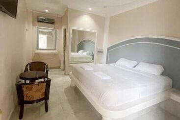 پانسیون Pensión Anduriña