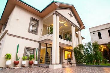 酒店 Koko Palm Inn