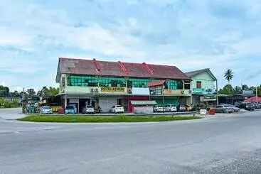 Hotel Oyo 90639 Azimah