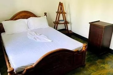 Pension Madiha Surf House Lanka