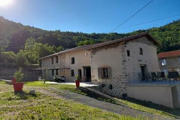 مبيت وإفطار Maison De Nant