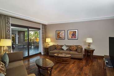 هتل Hilton Alexandria King S Ranch