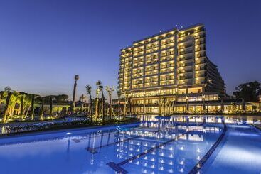 ホテル Liberty Kuşadası   All Inclusive