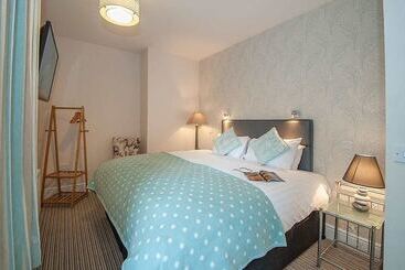 The Royal Hotel And Bar