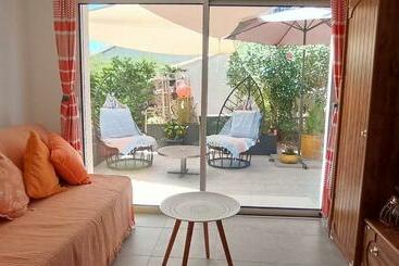 بنسيون Escale à Bouzigues