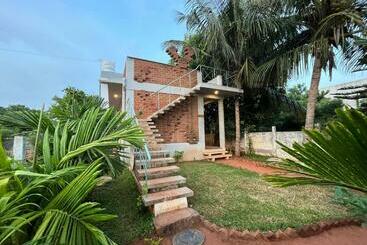 Pensione L  Aurelia Villa   Auroville Beach