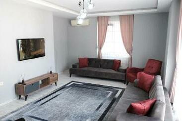 アパートホテル Ai̇rport Pera Sui̇t