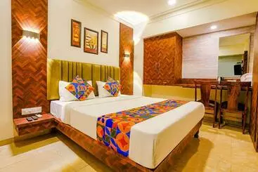 Fabhotel Dream Inn