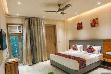 פנסיון Global Corporate Noida