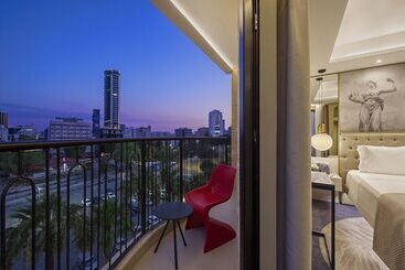 هتل Gate Twenty Two Boutique