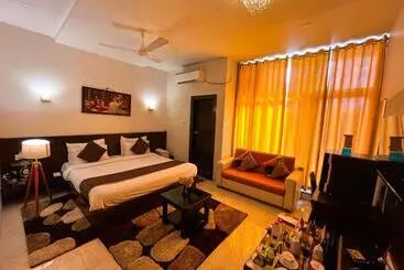 Hotelli The कस्तूरी