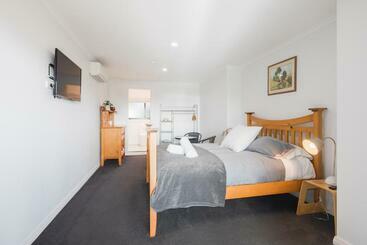 פנסיון Ananda 3   Bliss In Corinella With Ocean Views