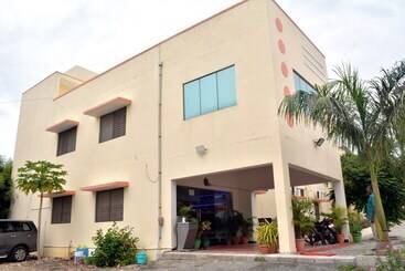 Отель Baba Residency