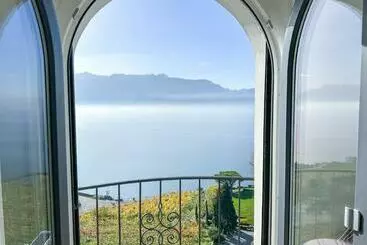 Pensionat Room With 360° View Overlooking Lake Geneva And Alps