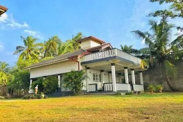 ベッドアンドブレックファースト Rosanuka Beach Villa