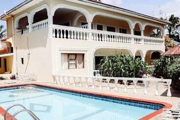 Pensão Villa Fahari