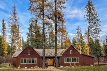 Lomakeskus Lake Creek Lodge