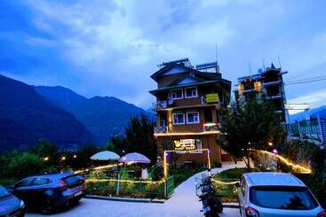 Отель Luxury Planet Resort