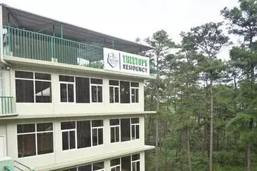 Hotel Treetops Residency