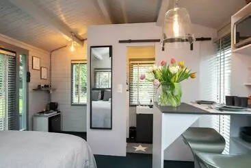 Aamiaismajoitus (B&B) Tiny House Boatshed