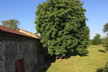 Aamiaismajoitus (B&B) Le Dragon Dans Les Buis