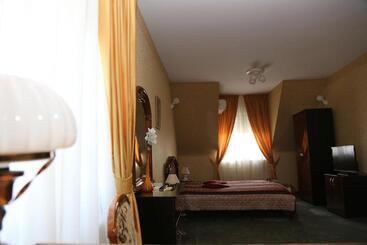 هتل Pensiunea Empire