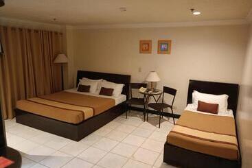 בית מלון כפרי Tavern Surigao