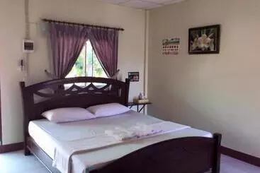 Baan Suan Nam Resort