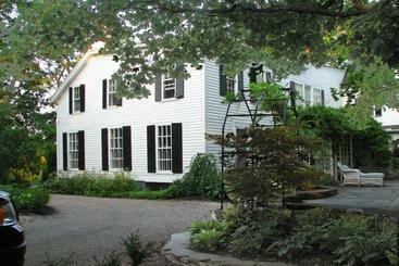 פנסיון Niagara Mansion Carriage Suite