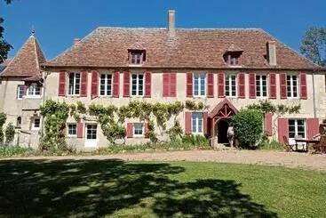 ベッドアンドブレックファースト Les Indrins