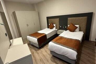 Side Golden Rock Hotel&spa