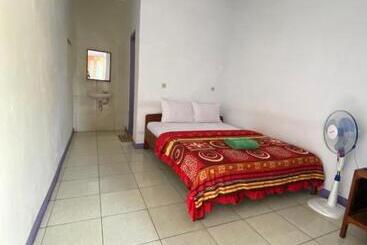 פנסיון Mahoni Guest House