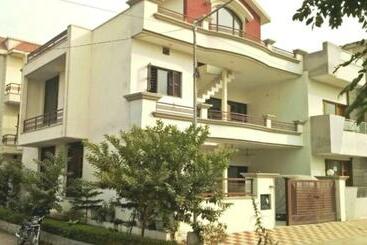 Majatalo Angad Home Private Room With Ac Wifi