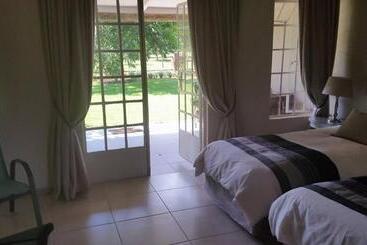 بنسيون Green Willows Guest House