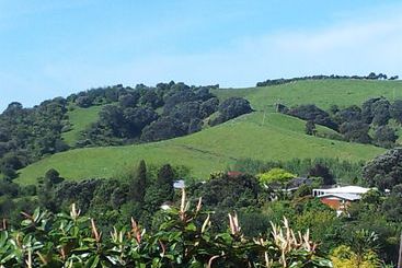 Crestwood Bed And Breakfast