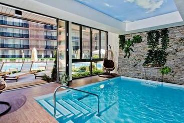 فندق Galeon Residence & Spa