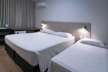 Hotel Valerim Itajai / Navegantes