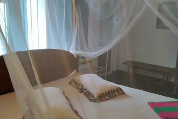 Bed and Breakfast Mirissa Beach House