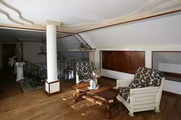 Hotel Pensiunea Trei Pini