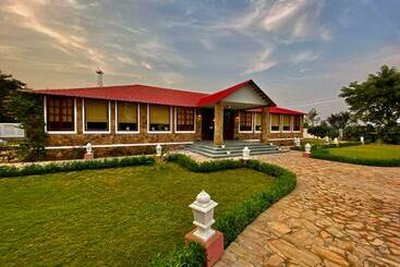 فندق Sariska Safari Lodge