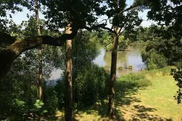 Aamiaismajoitus (B&B) Cabanes Et Chambre à La Bernardiere