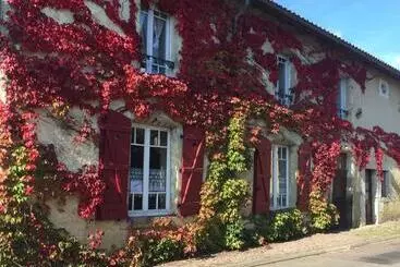 Aamiaismajoitus (B&B) La Maison De Marie Claire